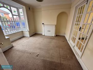 Sitting Room- click for photo gallery